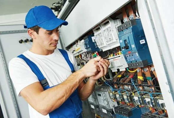 Save Time and Money with Efficient Electrician Services